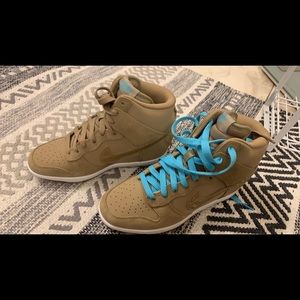 Nike Dunk Sky Hi Essential